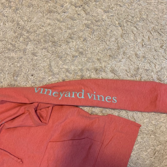 Pink vineyard vines hoodie - Picture 3 of 5